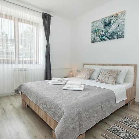 Apartman Lujko Plitvice พลิตวิชกา เยเซรา ภายนอก รูปภาพ