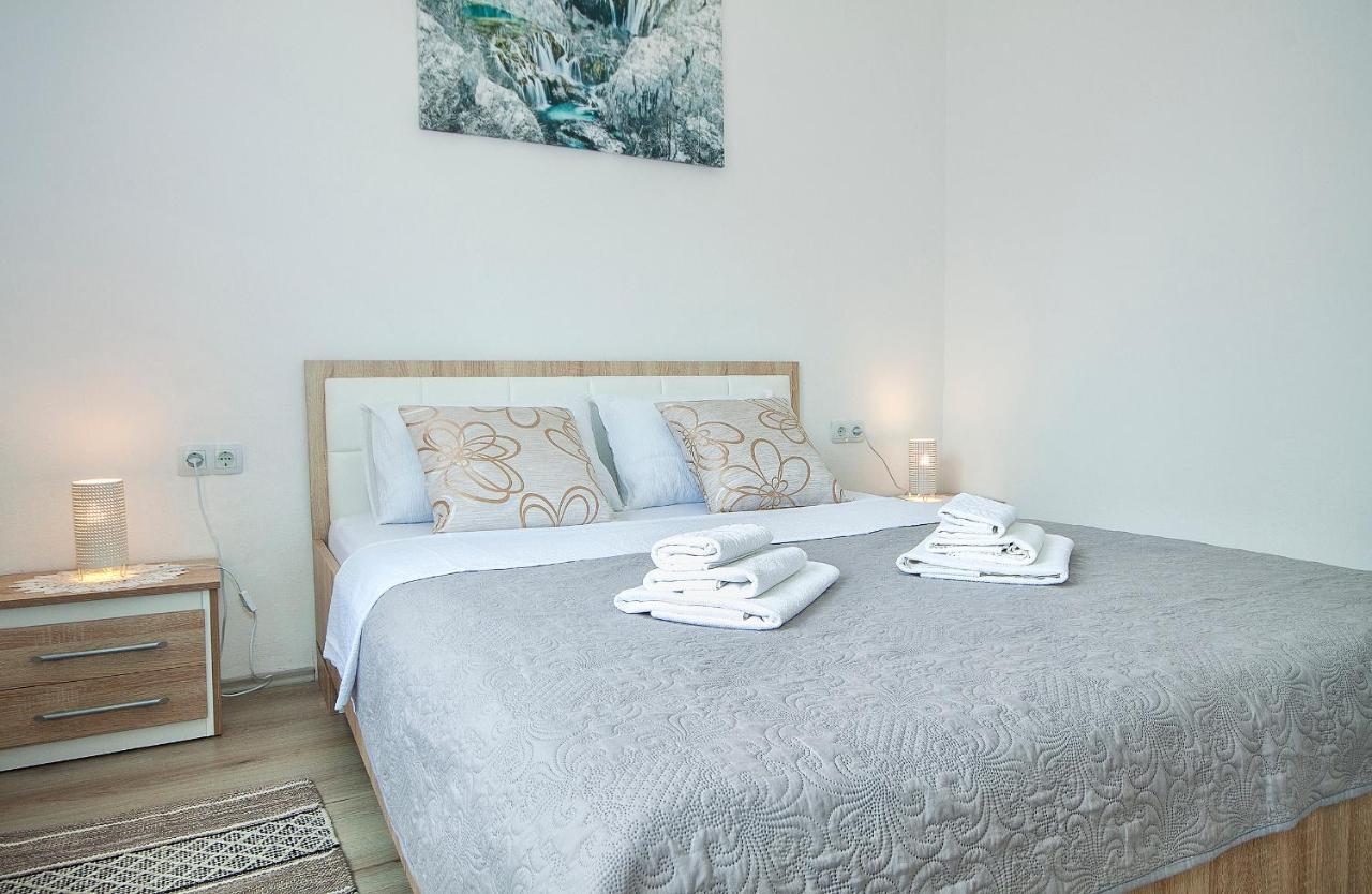 Apartman Lujko Plitvice พลิตวิชกา เยเซรา ภายนอก รูปภาพ